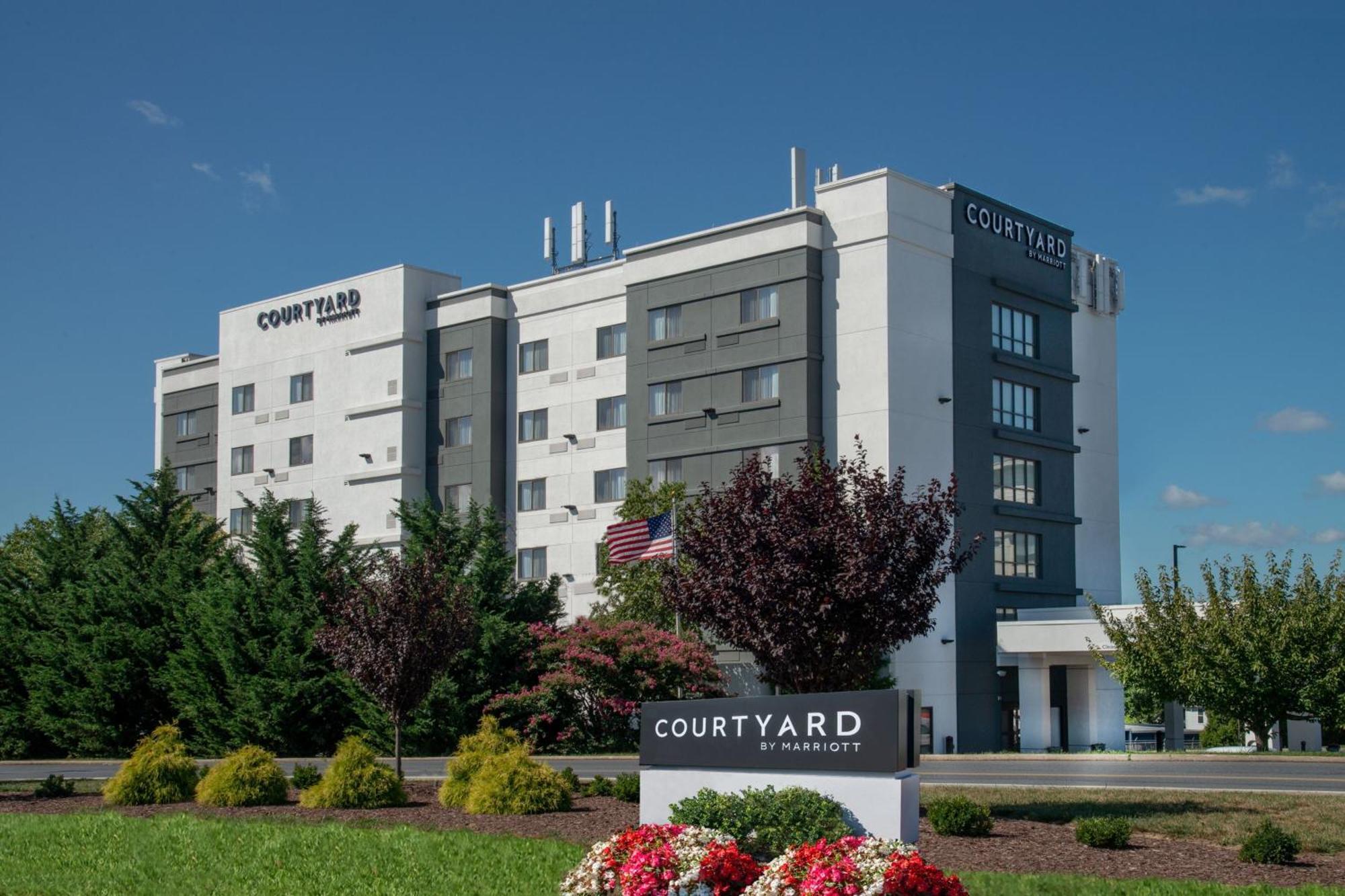 Courtyard By Marriott