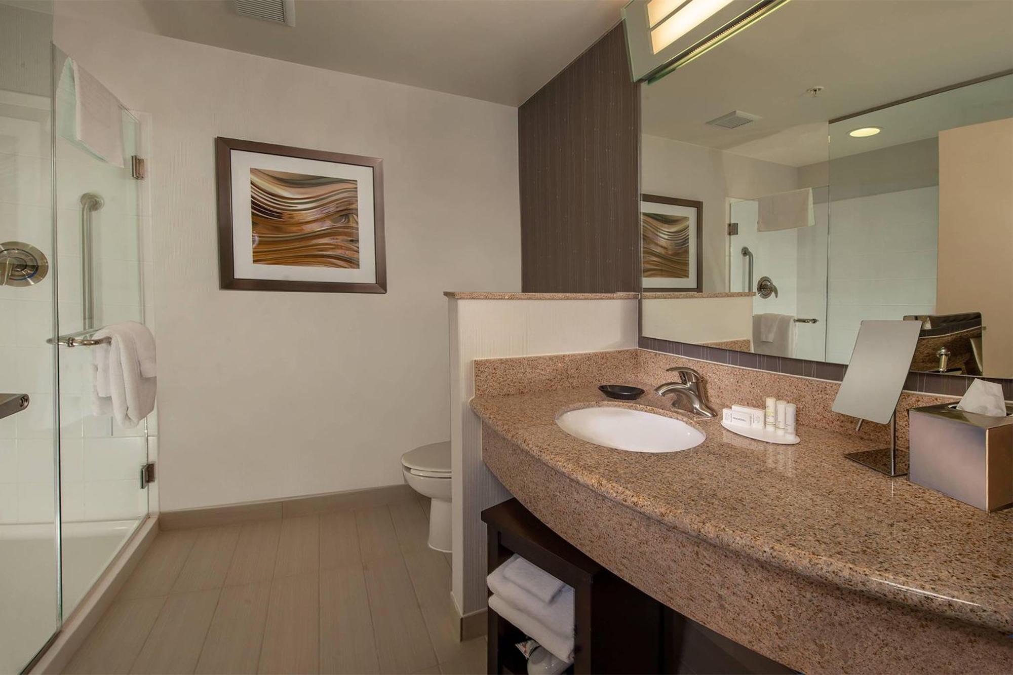 Courtyard By Marriott Hotel 2*