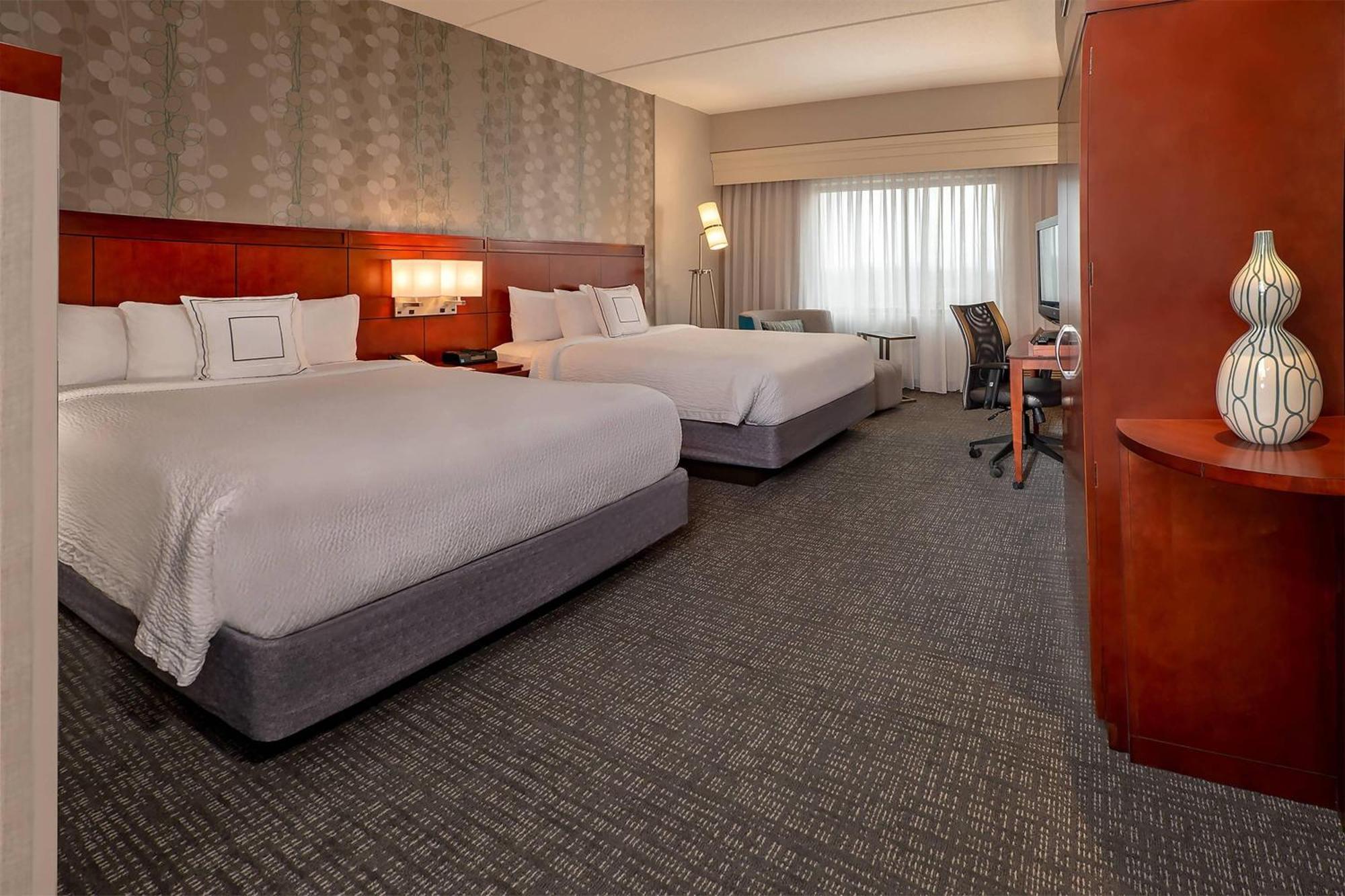 Courtyard By Marriott Hotel 2*