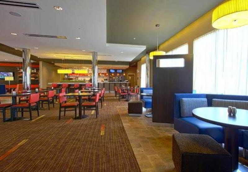 Courtyard By Marriott Hotel