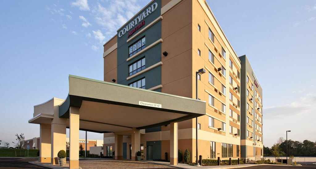 Courtyard By Marriott Hotel